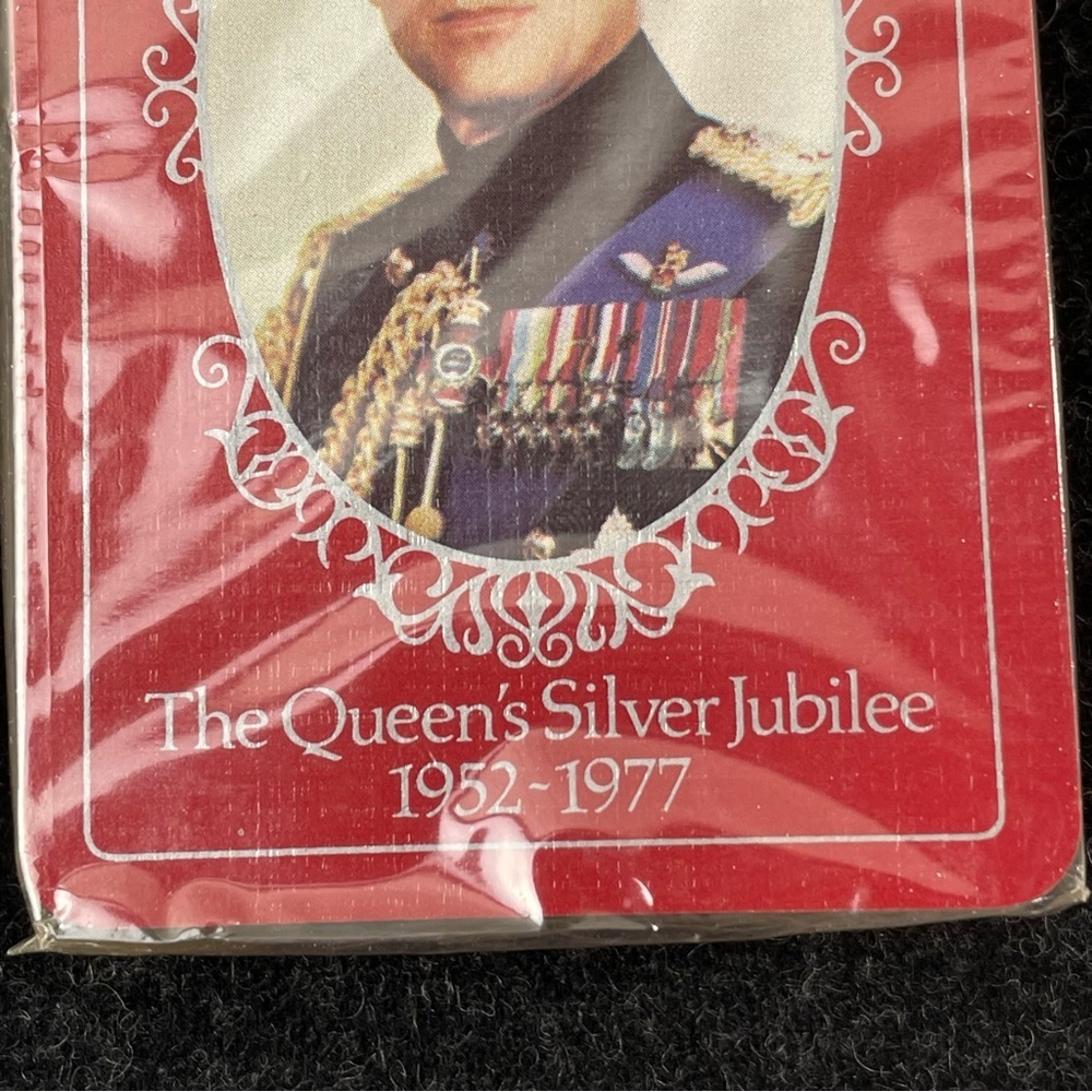 Vintage Queen Elizabeth II Silver Jubilee 1977 Waddington's Fine Playing Cards - Picture 8 of 12